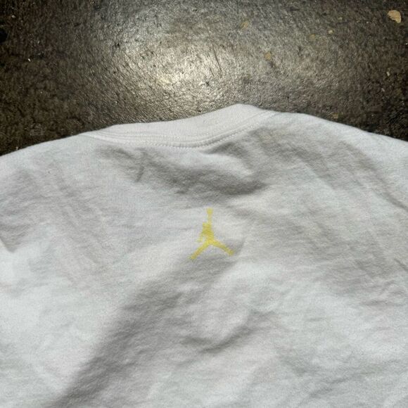 Air Jordan White Short Sleeve T-Shirt Size Small 100% Cotton Big Graphic Logo - Picture 12 of 16